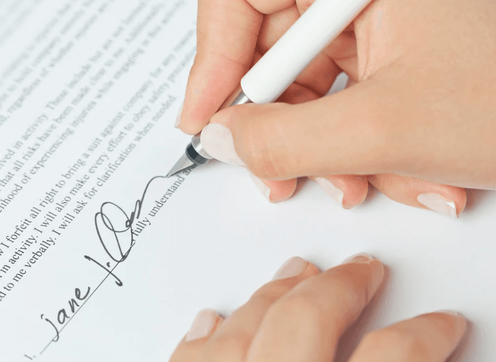 Variation management, approval workflows, and extension of time tracking